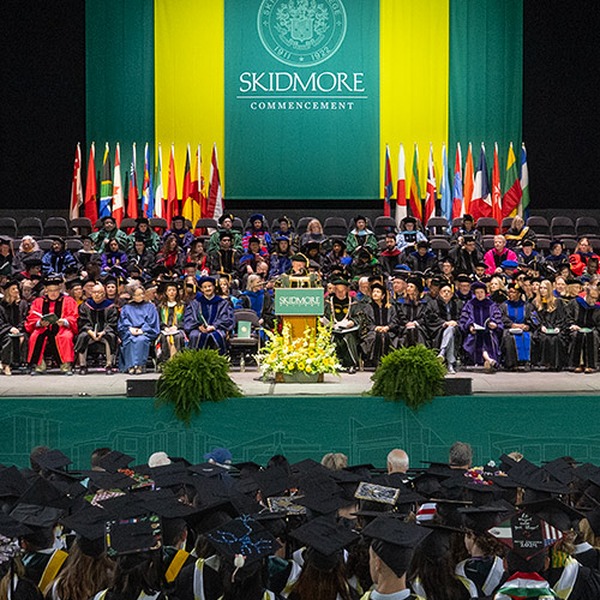 A wide view of a college commencement ceremony at ����TV.